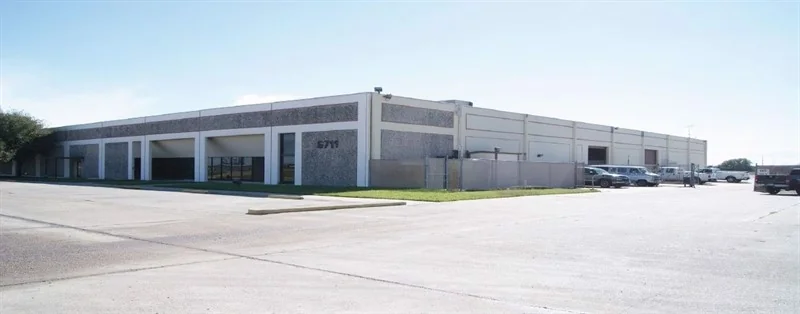 Industrial in Clute, TX — Sale in Clute, TX, photo 1 of 3