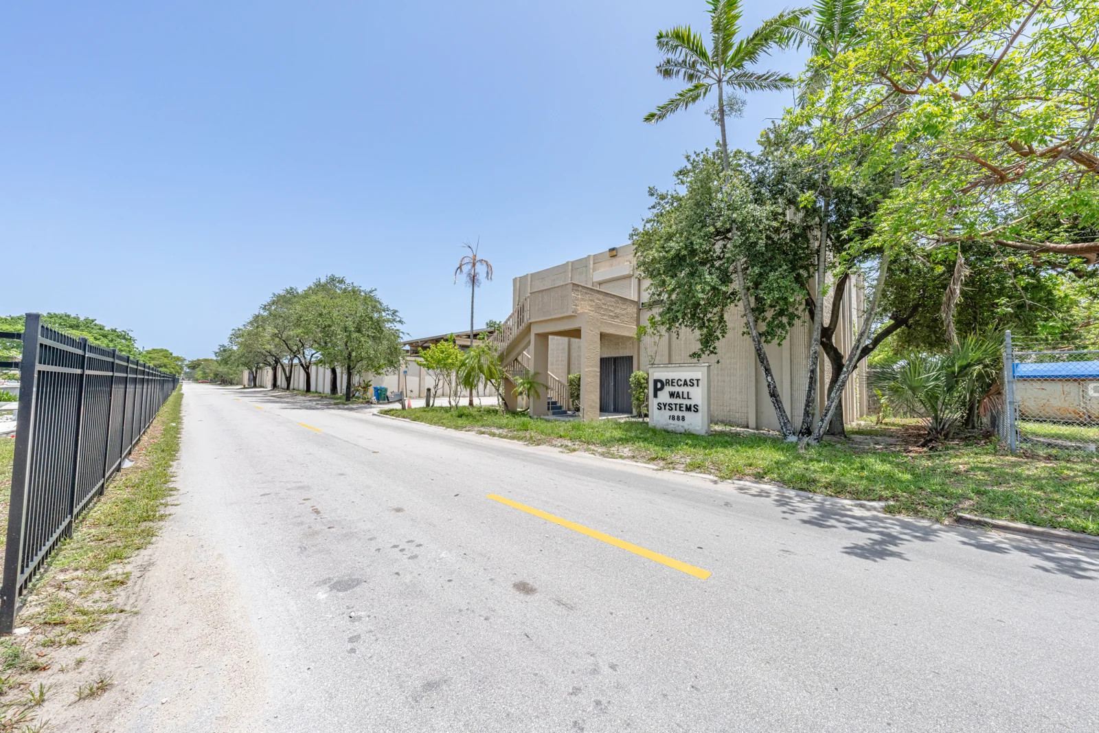 I-1X Outdoor Storage Site with 3 Buildings — Lease in Pompano Beach, FL, photo 4 of 8