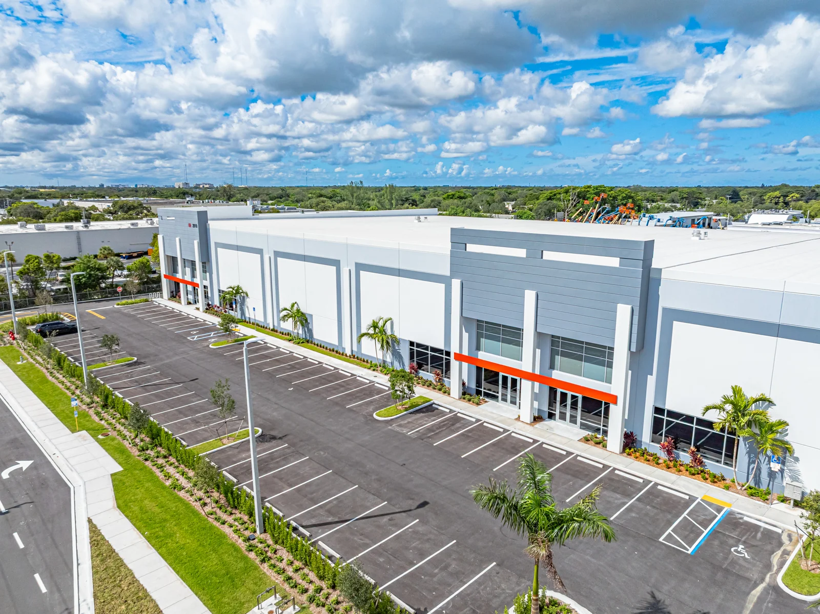 Stirling Logistics Center — Lease in Hollywood, FL, photo 1 of 5