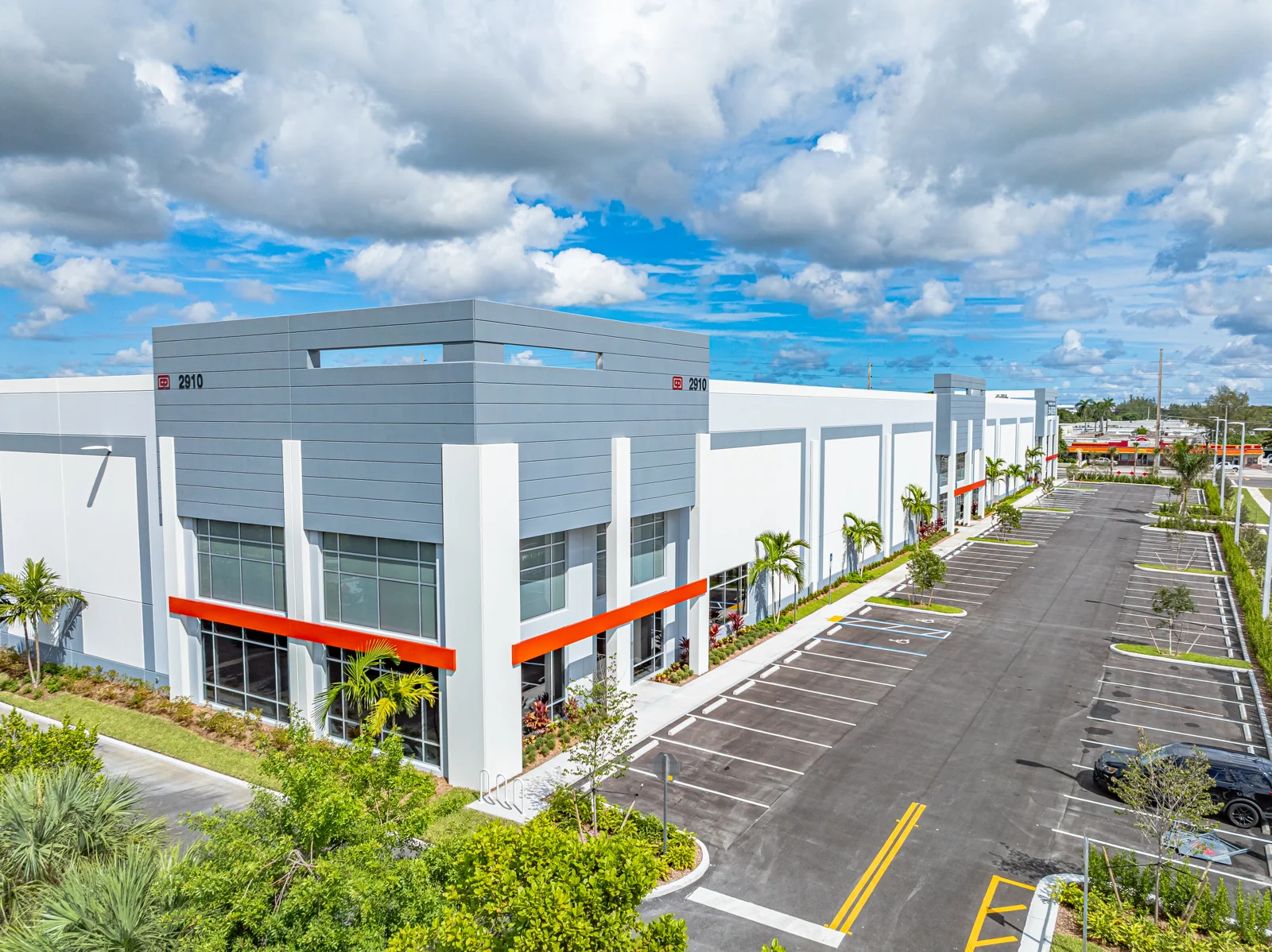 Stirling Logistics Center — Lease in Hollywood, FL, photo 2 of 5