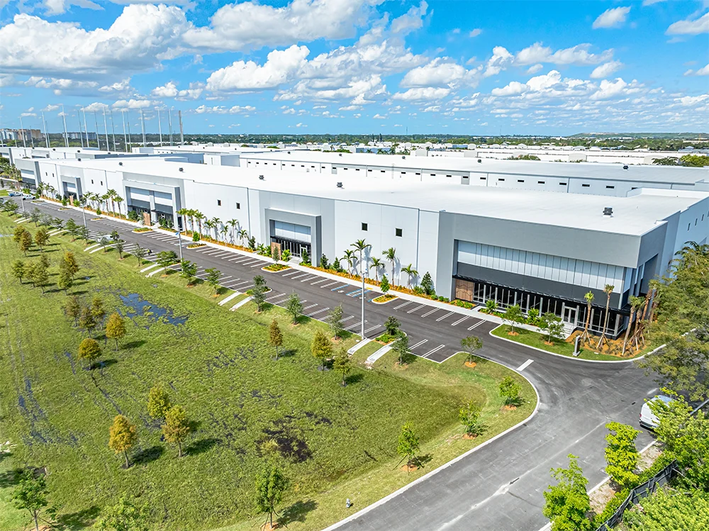 Race Track Logistics Pompano — Lease in Pompano Beach, FL, photo 1 of 8