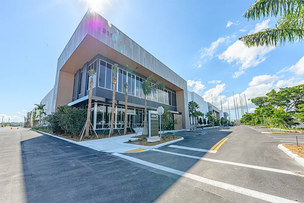 Race Track Logistics Pompano — Lease in Pompano Beach, FL, photo 2 of 8