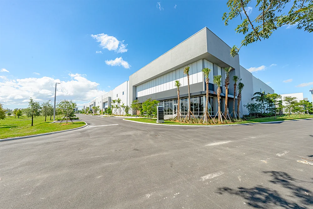 Race Track Logistics Pompano — Lease in Pompano Beach, FL, photo 3 of 8