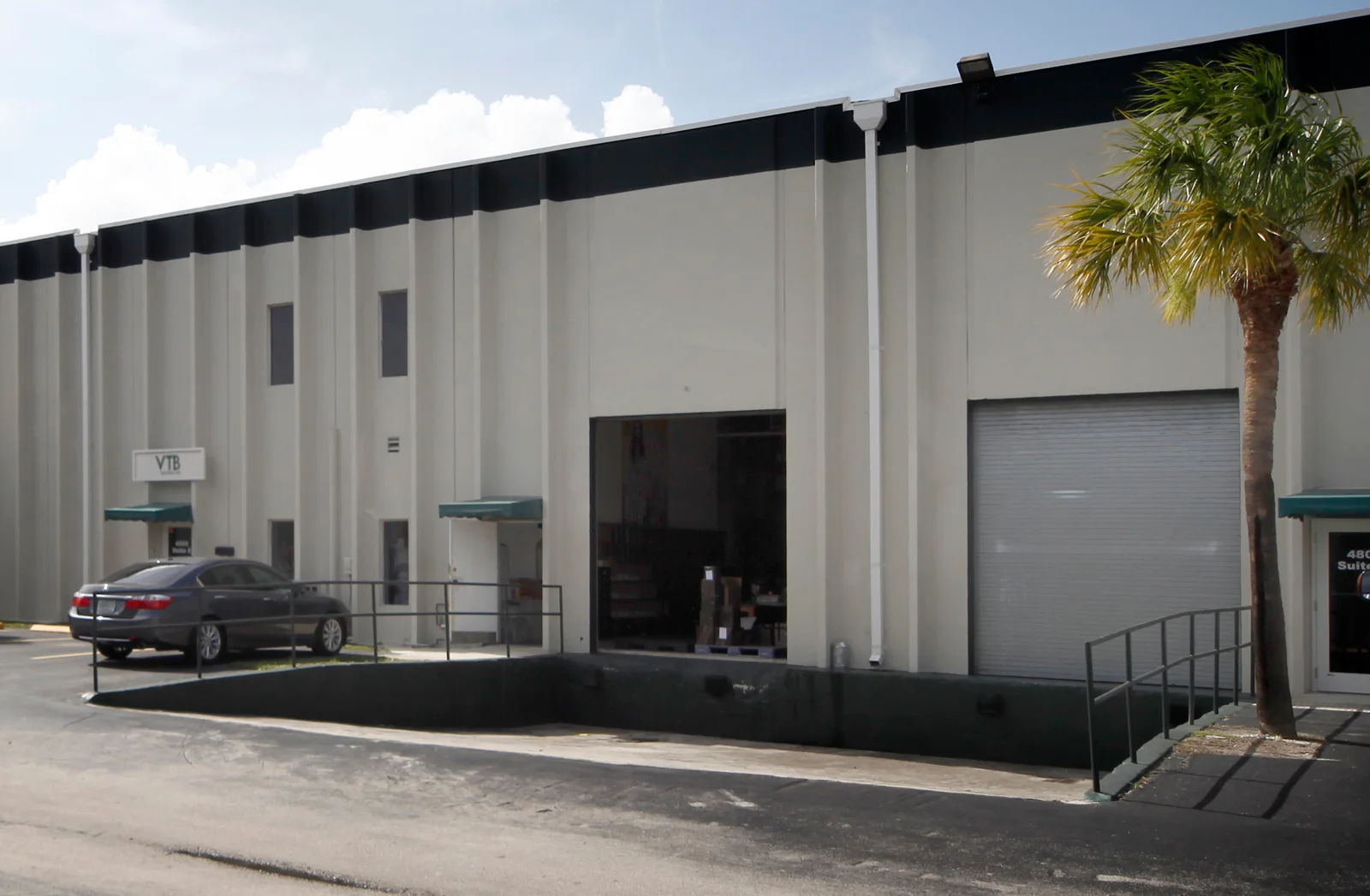 First Industrial International Warehouse — Lease in Fort Lauderdale, FL, photo 2 of 6