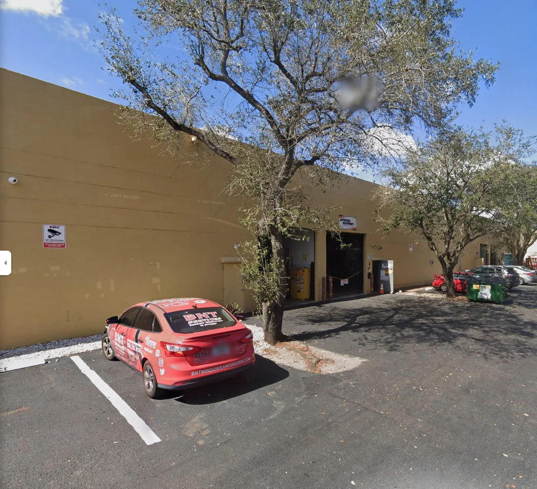 Industrial in Fort Lauderdale, FL — Lease in Fort Lauderdale, FL, photo 2 of 3