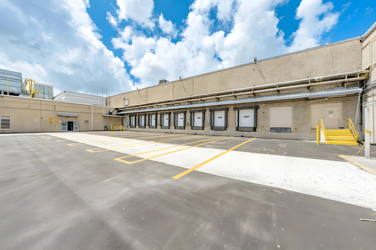 Miami Freezer Building — Lease in Miami, FL, photo 1 of 8