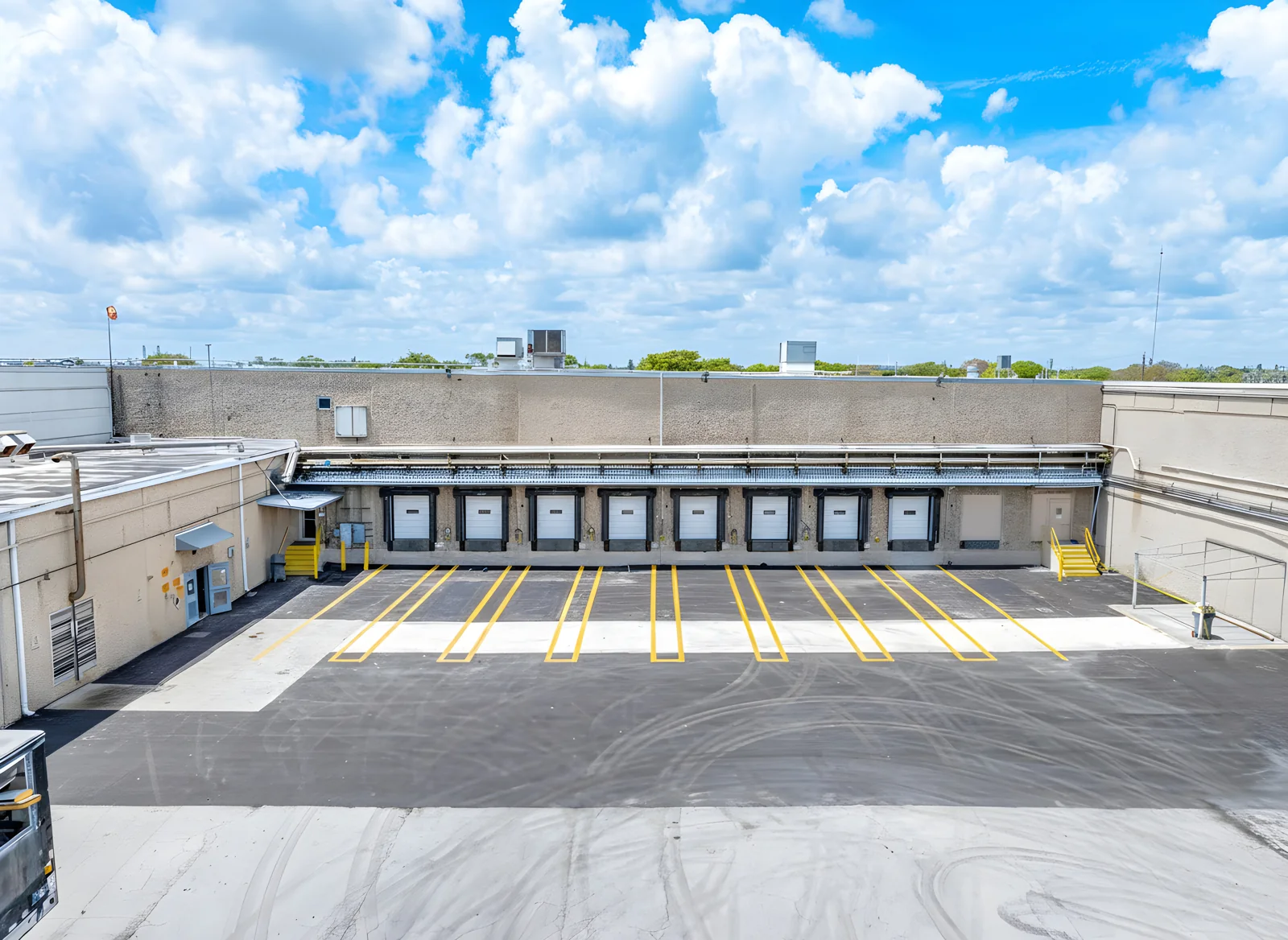 Miami Freezer Building — Lease in Miami, FL, photo 2 of 8