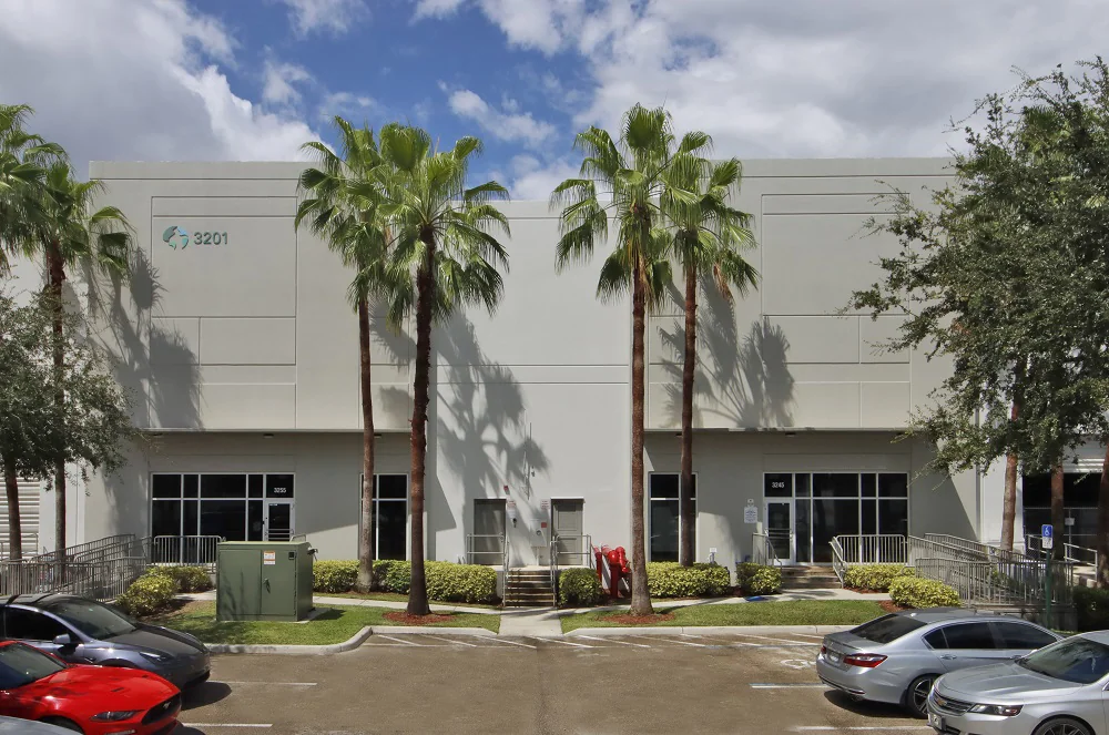 Prologis Seneca Park 400 — Lease in Fort Lauderdale, FL, photo 3 of 8
