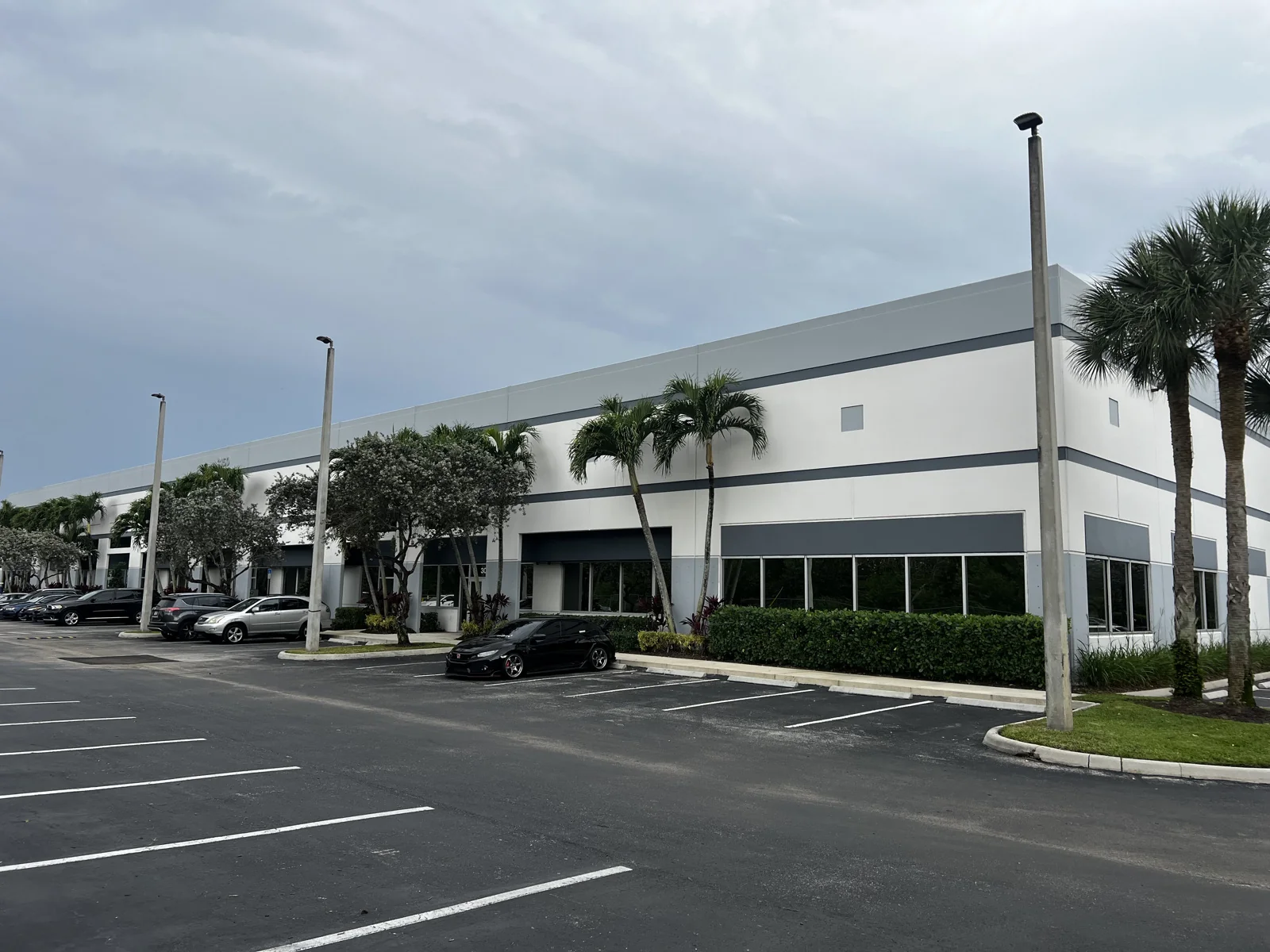 Executive Airport Center — Lease in Fort Lauderdale, FL, photo 2 of 4