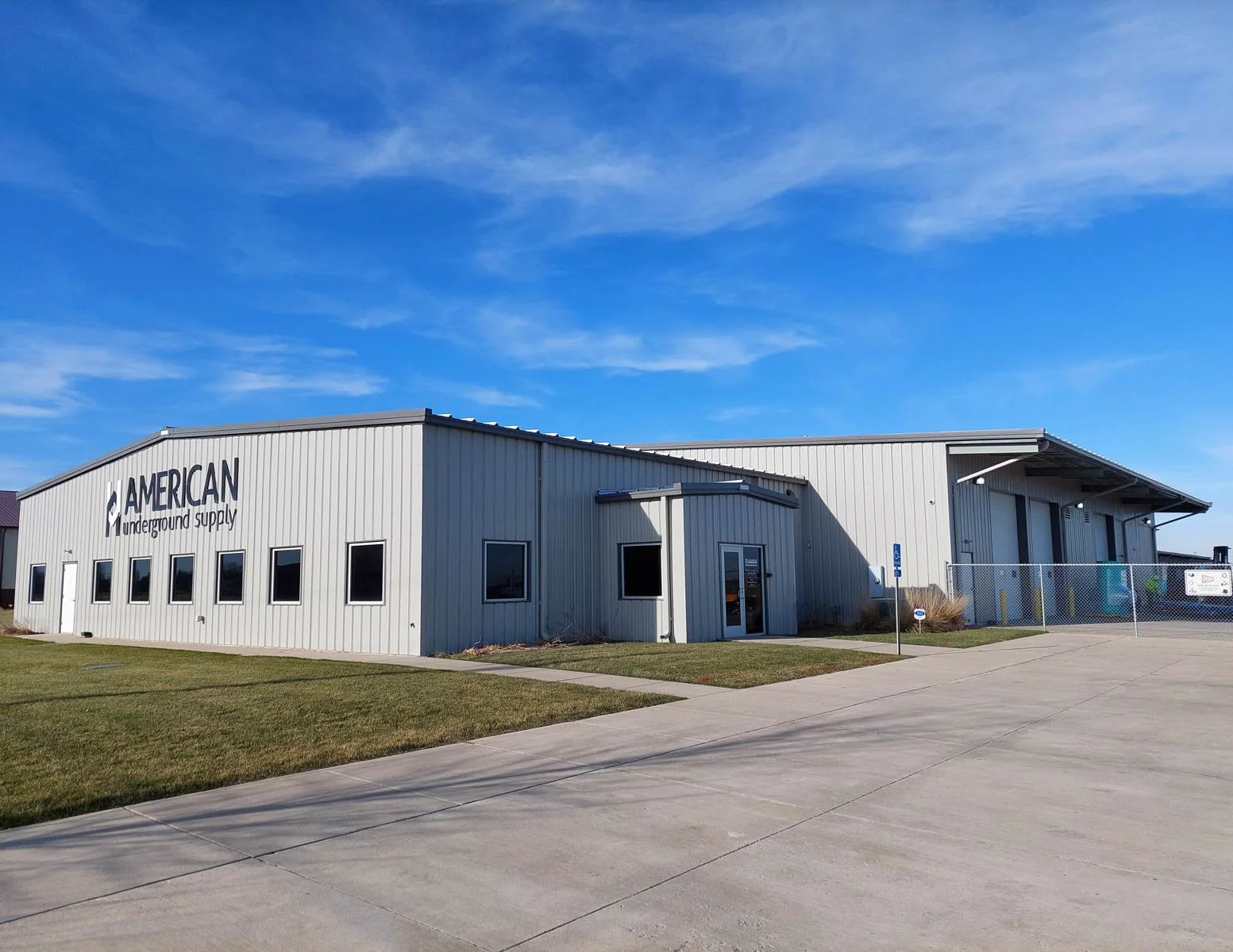 Warehouse and Outdoor Storage For Sale — Sale in Fremont, NE, photo 1 of 8