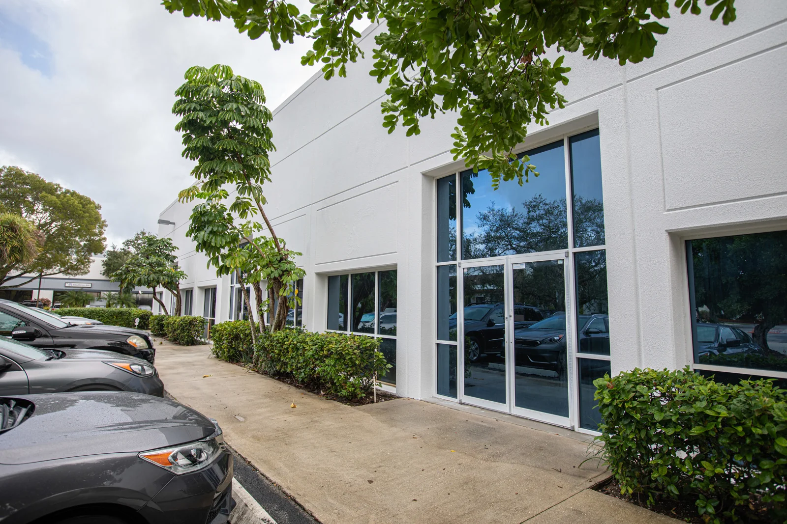 Fort Lauderdale Commerce Center — Lease in Fort Lauderdale, FL, photo 2 of 6