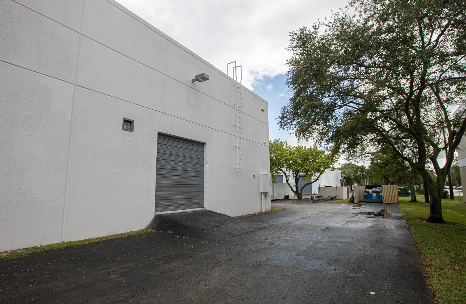 Fort Lauderdale Commerce Center — Lease in Fort Lauderdale, FL, photo 3 of 6