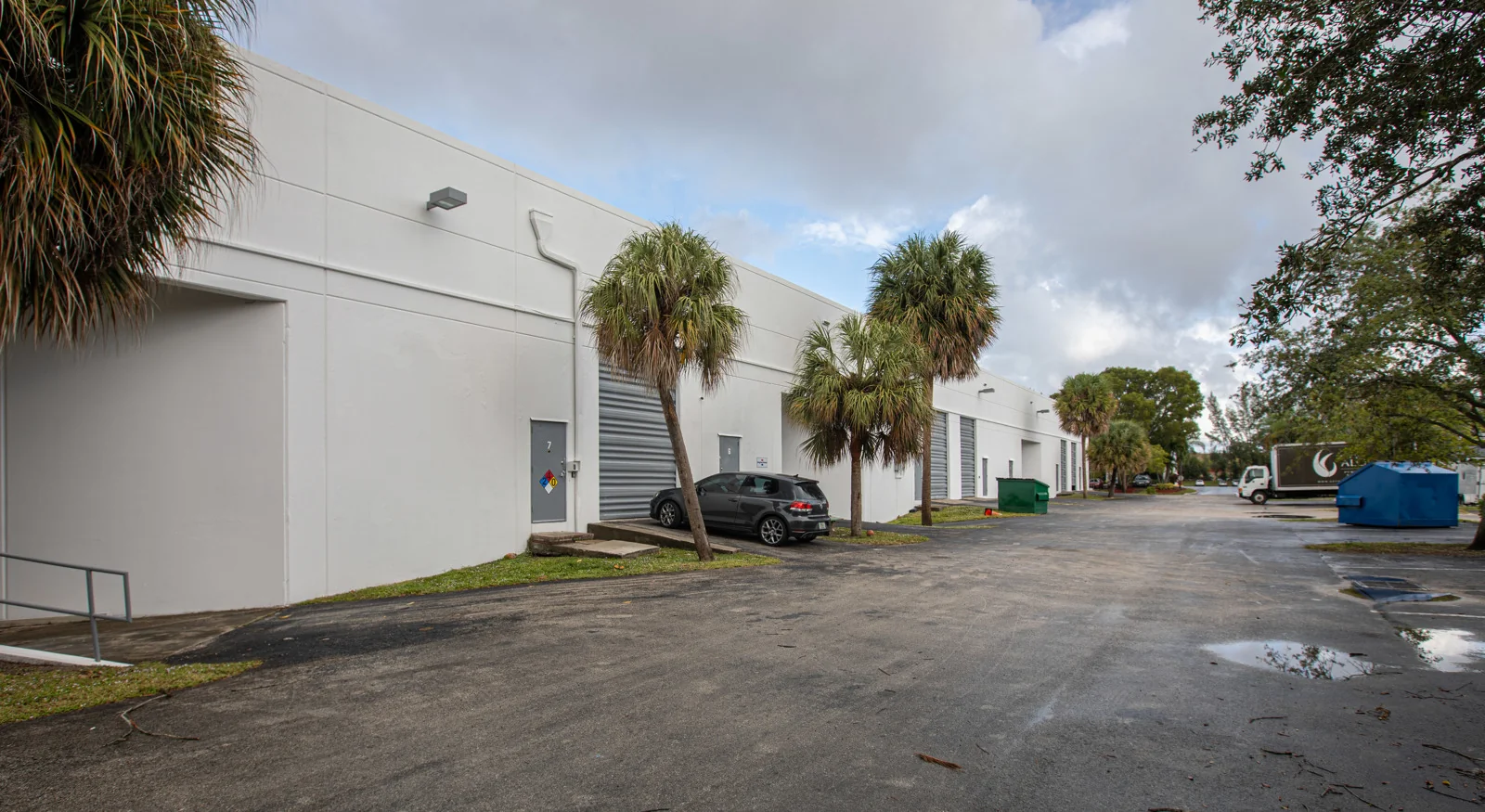 Fort Lauderdale Commerce Center — Lease in Fort Lauderdale, FL, photo 4 of 6