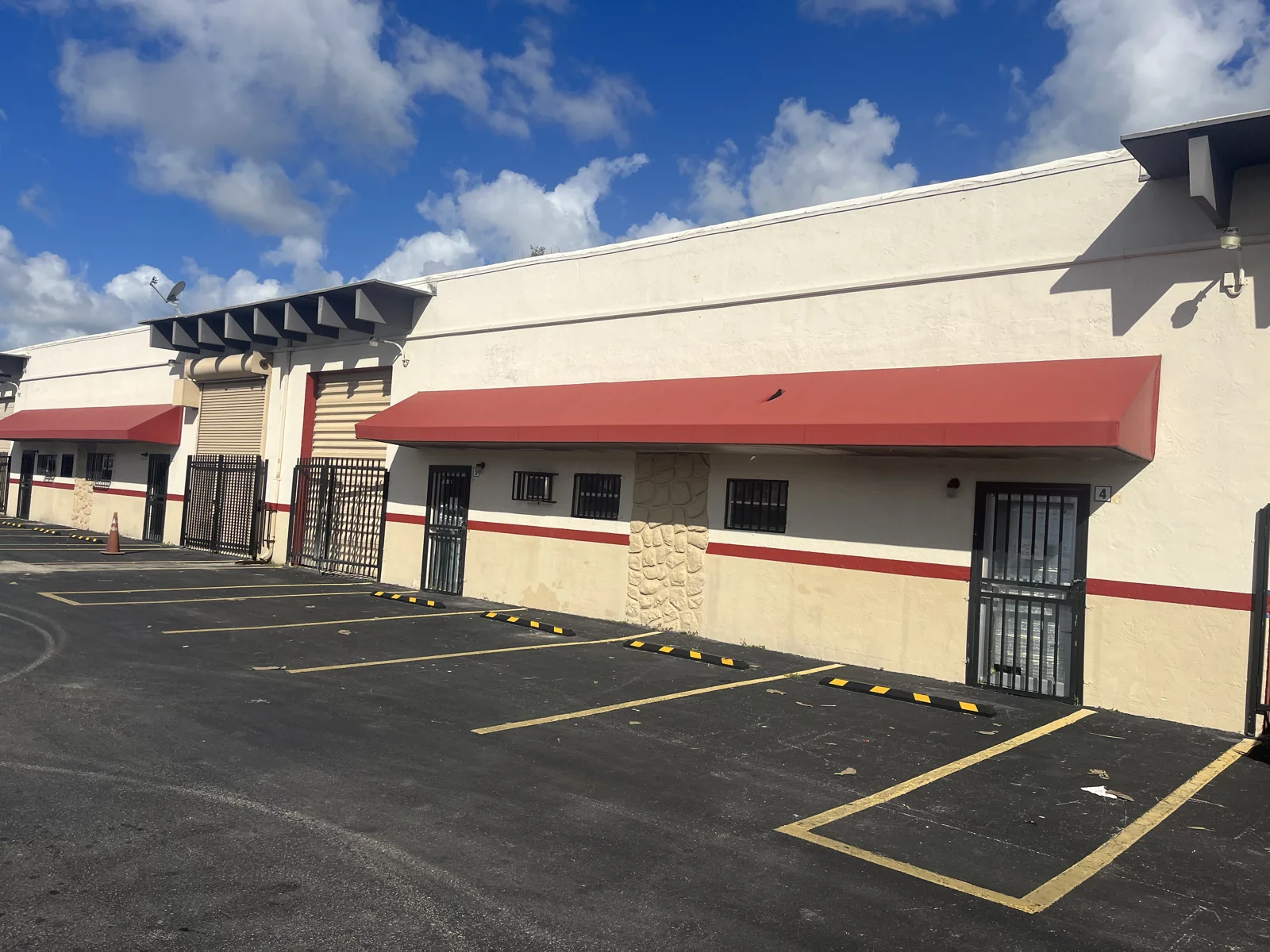Opa Locka Business Park — Lease in Opa-Locka, FL, photo 5 of 8