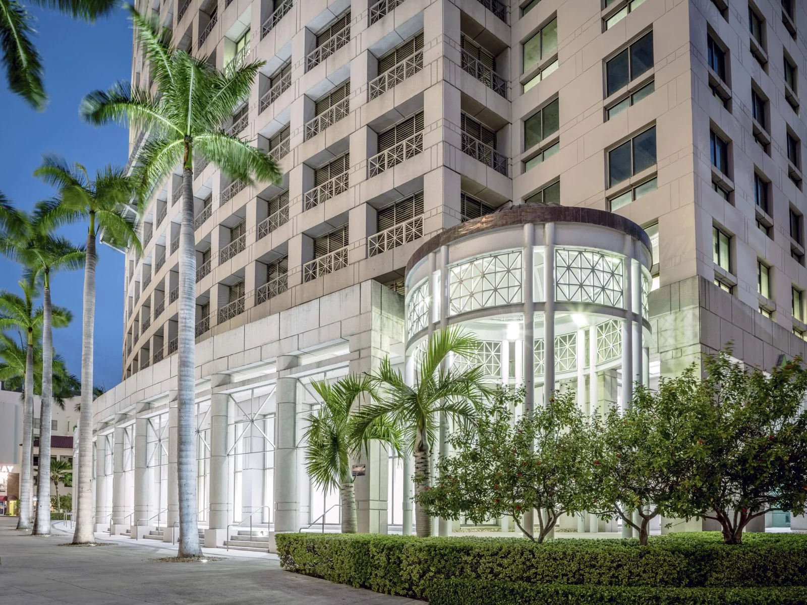 Ponce Circle Tower — Lease in Coral Gables, FL, photo 2 of 2