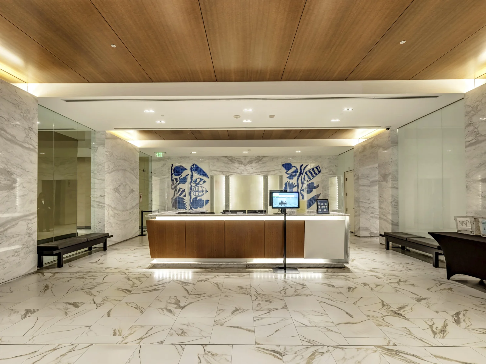City National Financial Center — Lease in Coral Gables, FL, photo 2 of 8