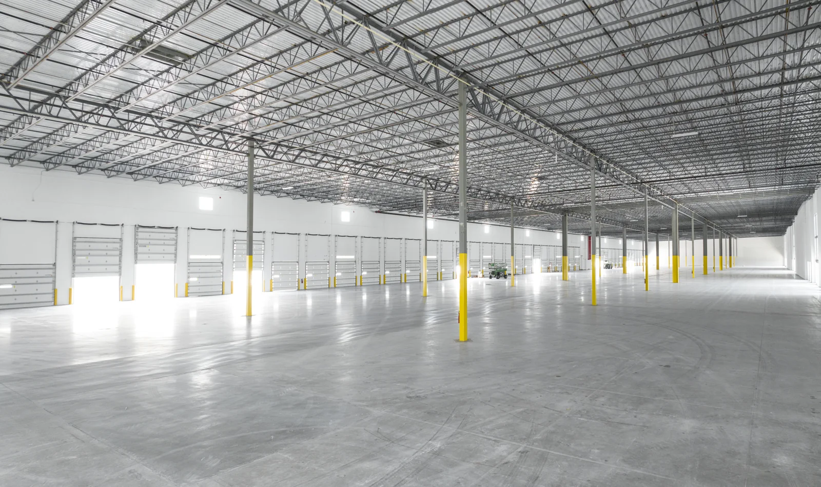 Ironwood Commerce Center — Lease in Opa Locka, FL, photo 2 of 2