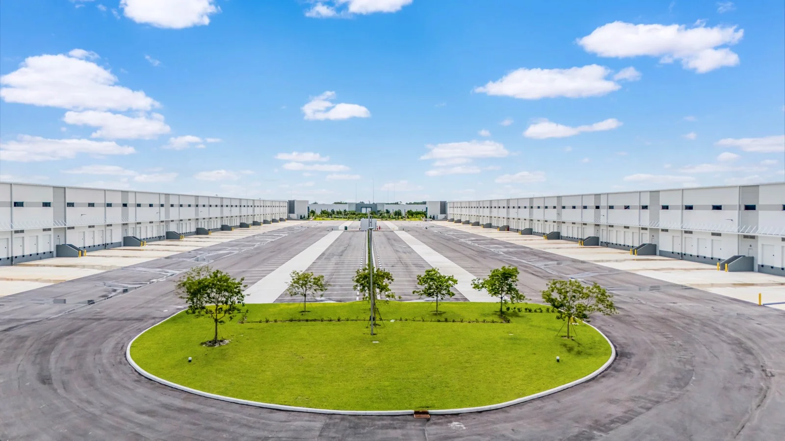 Bridge Point Commerce Center, Building B — Lease in Miami Gardens, FL, photo 3 of 3