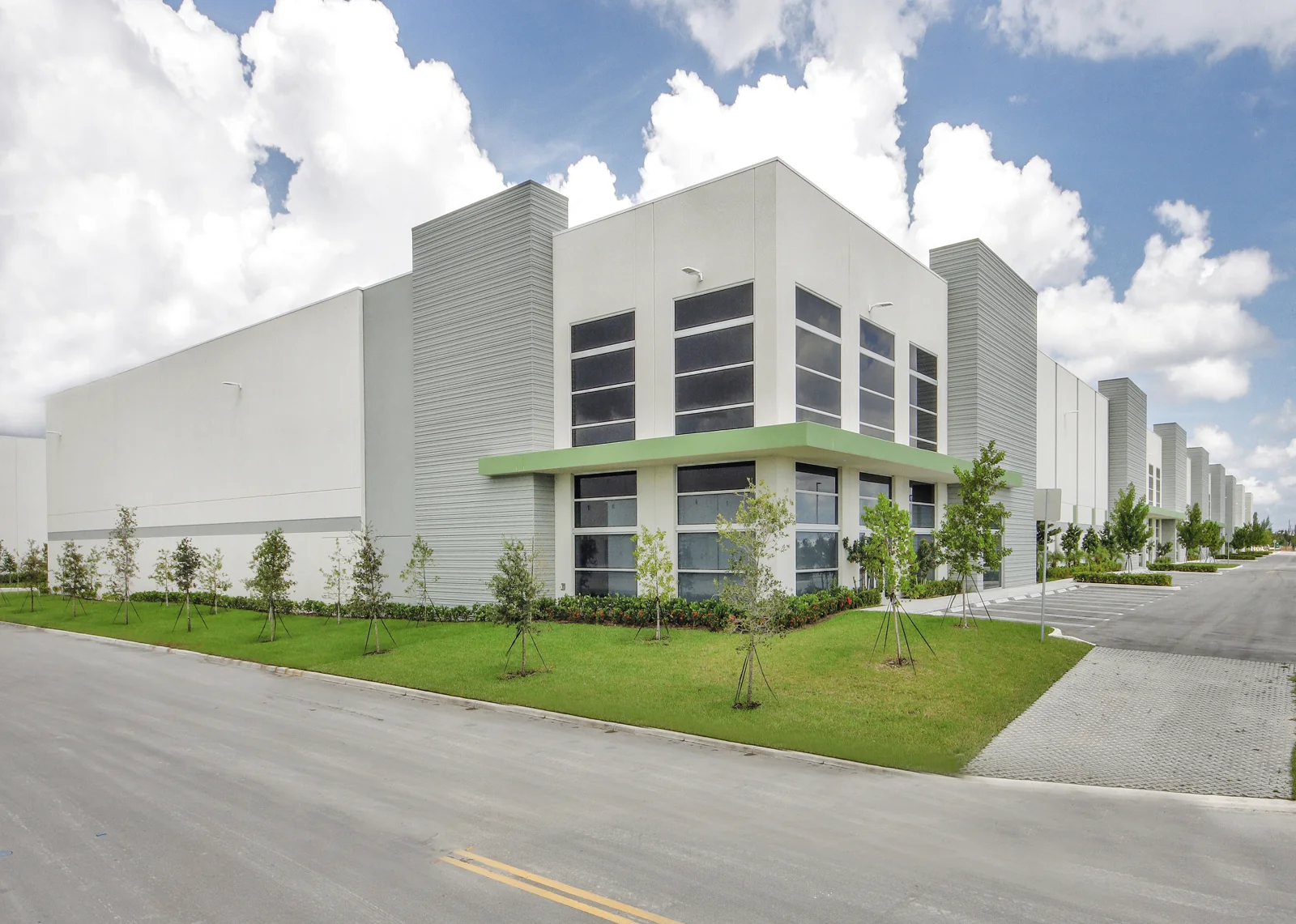 First Park Miami, Building 3 — Lease in Doral, FL, photo 1 of 2