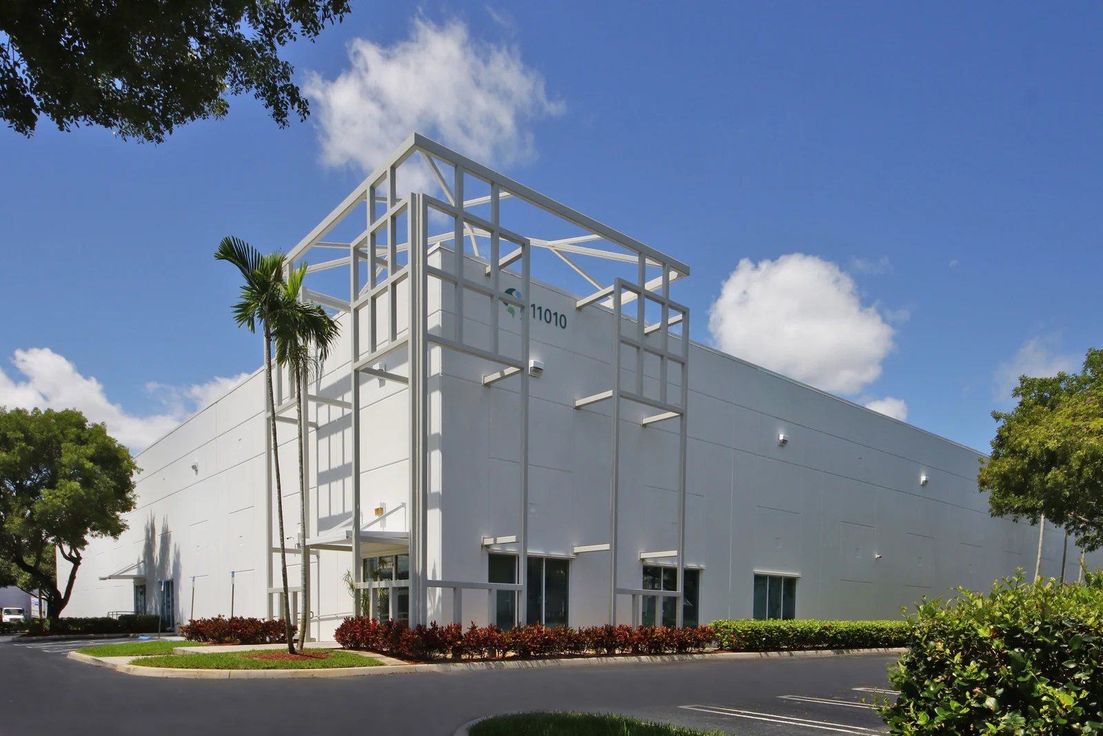 Prologis Beacon Industrial Park 8 — Lease in Doral, FL, photo 1 of 1
