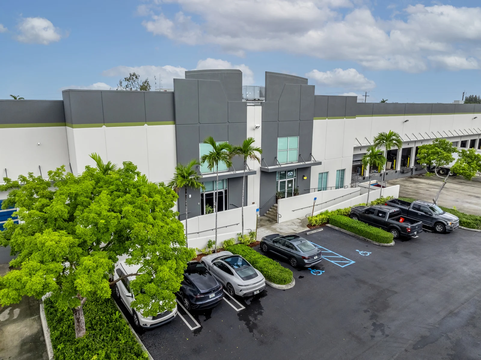 Medley Warehouse — Lease in Medley, FL, photo 2 of 2