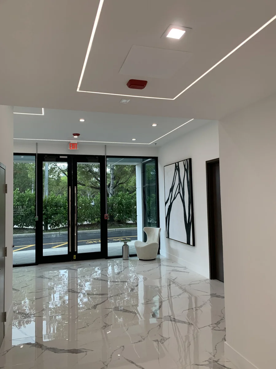 Office in Weston, FL — Lease in Weston, FL, photo 3 of 7