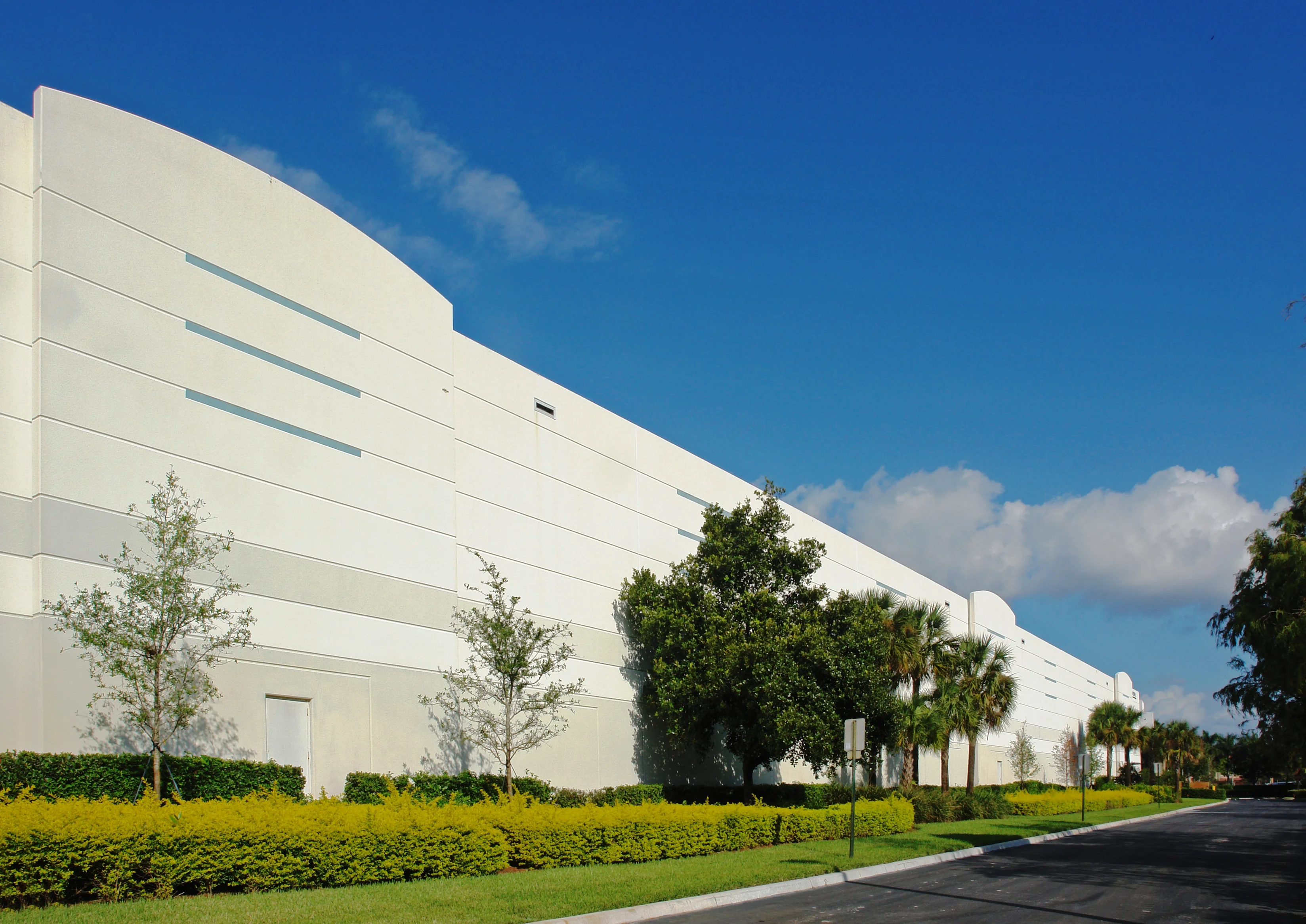 Weston Park Commerce — Lease in Weston, FL, photo 2 of 8