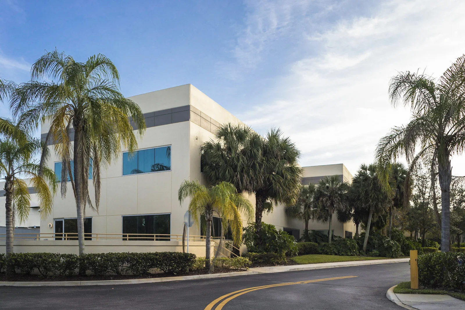 Weston Park Commerce — Lease in Weston, FL, photo 4 of 8