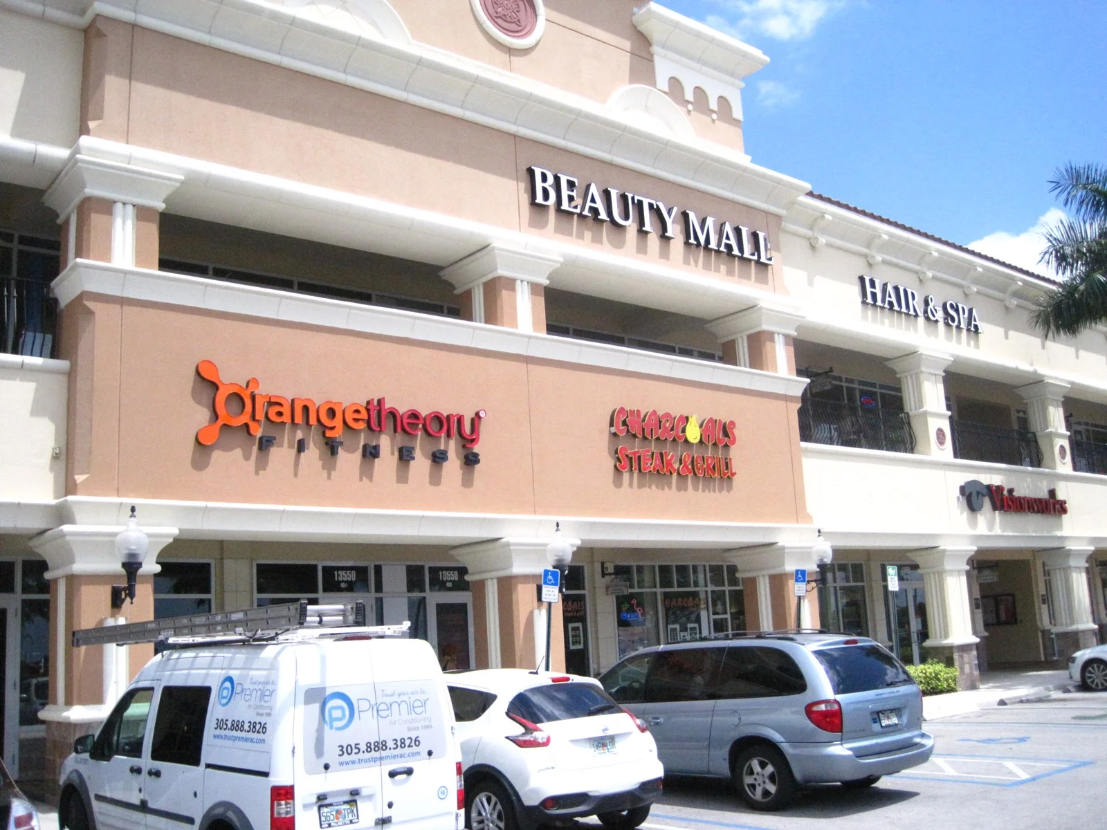 London Square - OFFICE & RETAIL SPACE AVAILABLE - photo 1 - Miami, FL