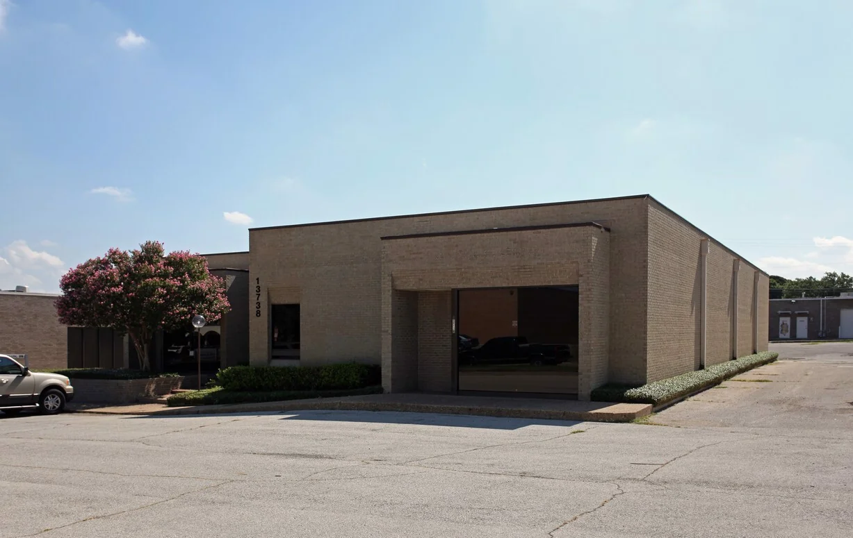 FlexIndustrial in Farmers Branch, TX — Sale in Farmers Branch, TX, photo 1 of 3