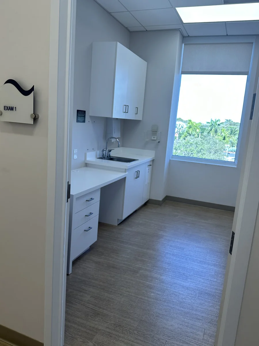 London Square - Medical Office Building - photo 7 - Miami, FL