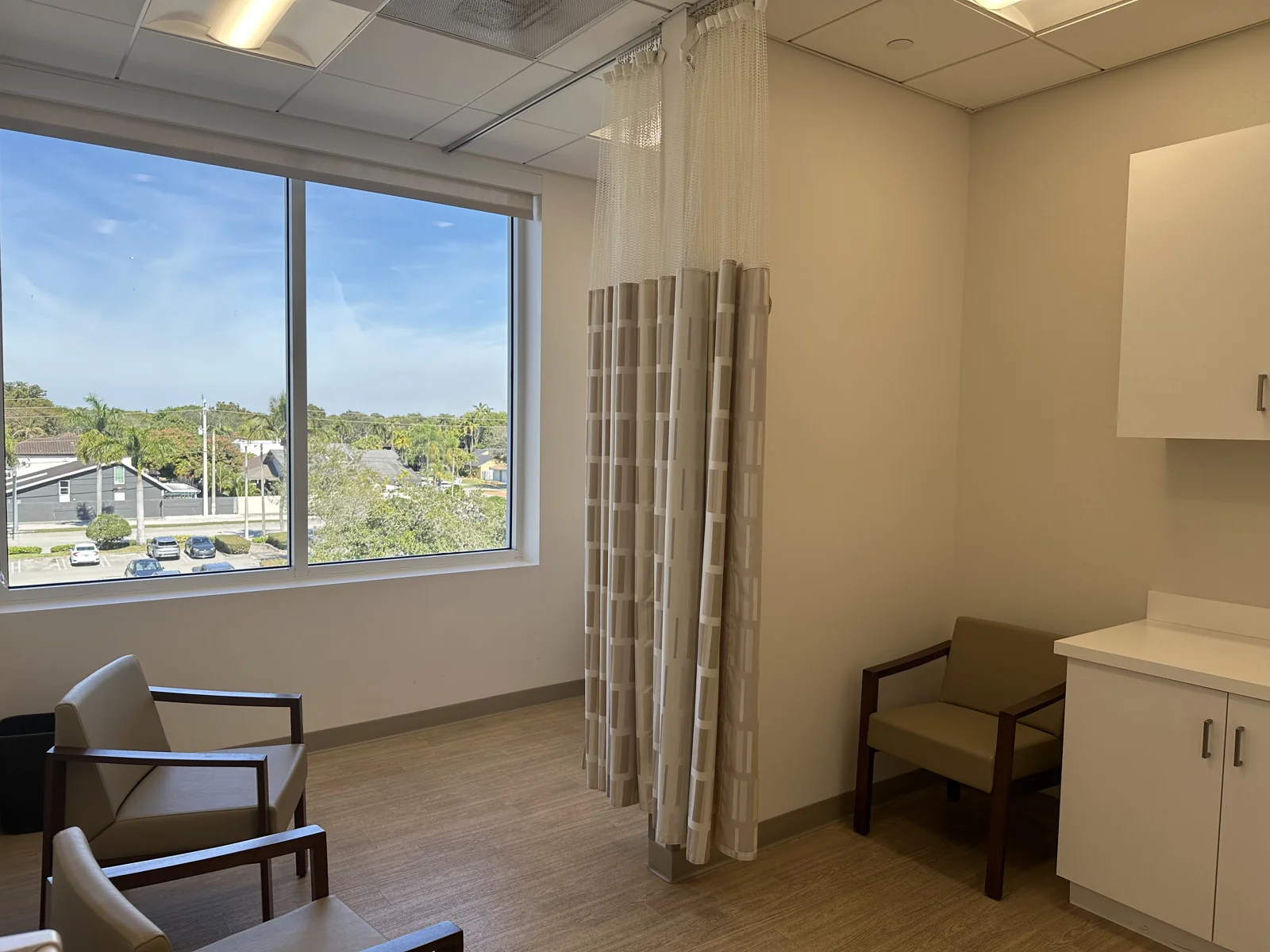 London Square - Medical Office Building - photo 9 - Miami, FL