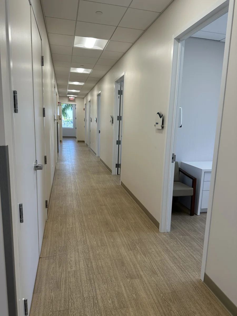 London Square - Medical Office Building - photo 11 - Miami, FL