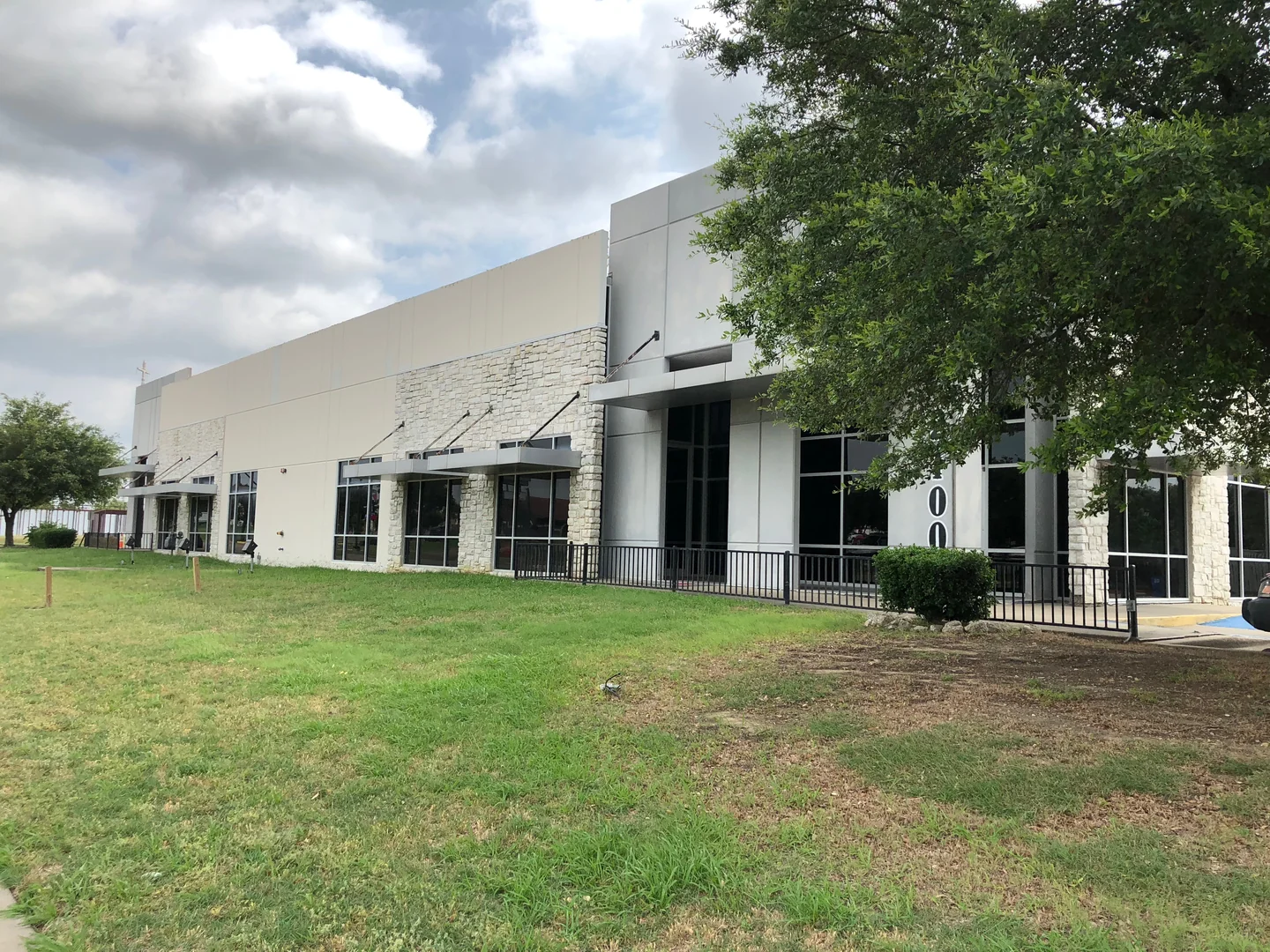 Property in Unknown, XX - office in Desoto, TX