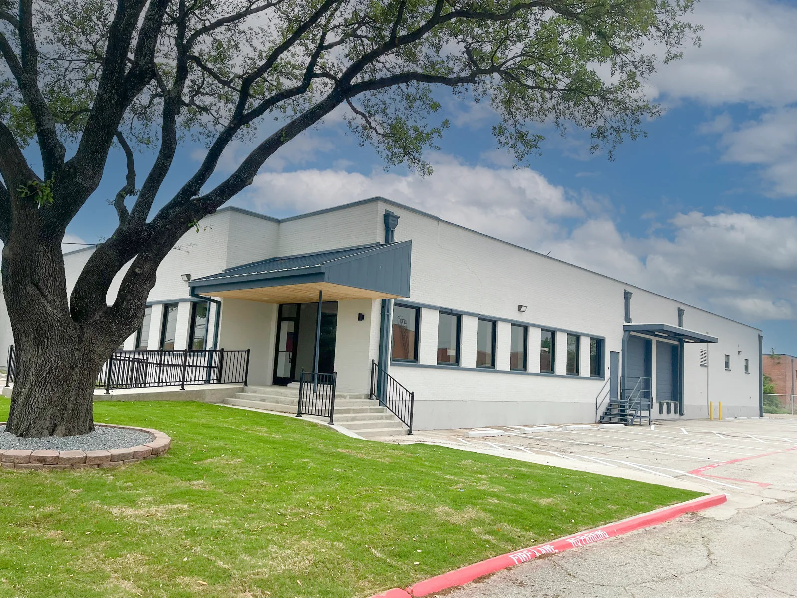 Refrigerated Food Production Facility - 8903… — Sale in Dallas, TX, photo 1 of 8