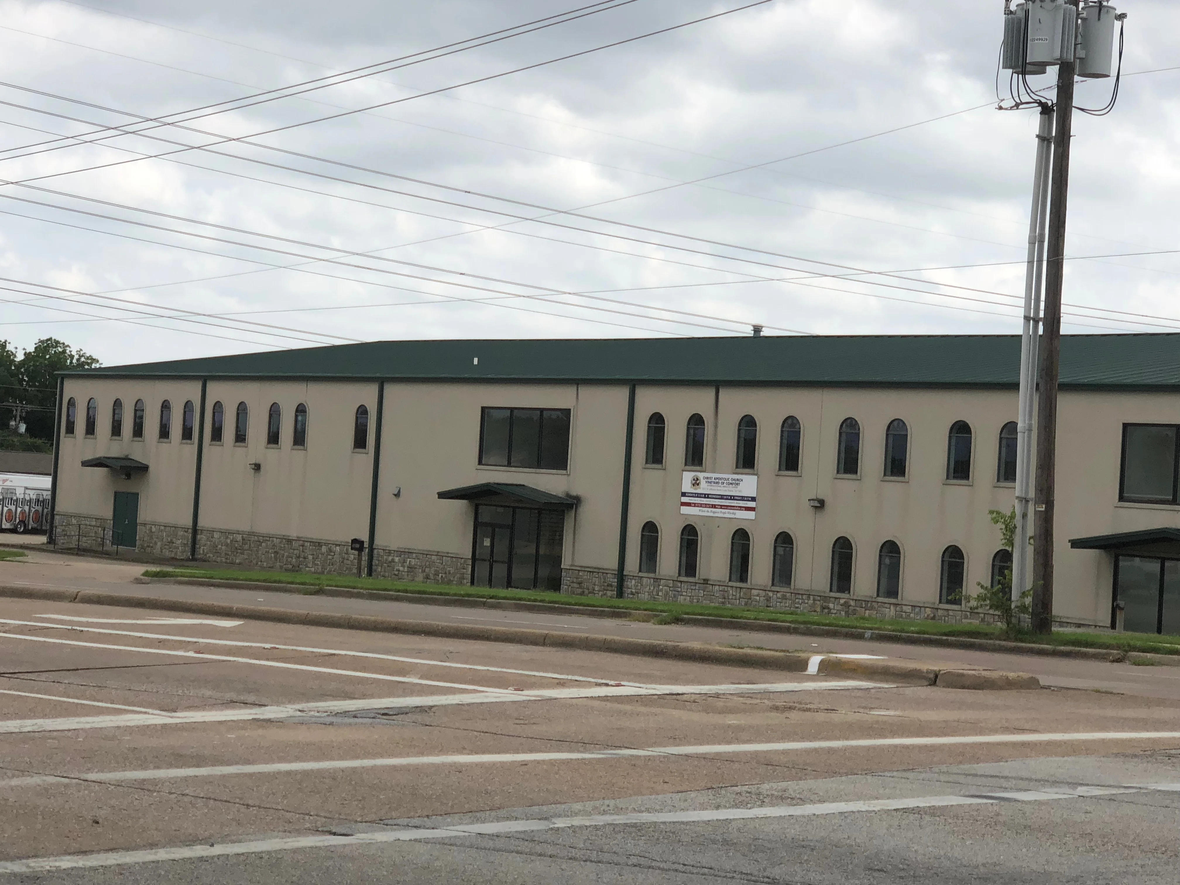 2217 West Jefferson Street — Sale in Grand Prairie, TX, photo 1 of 3