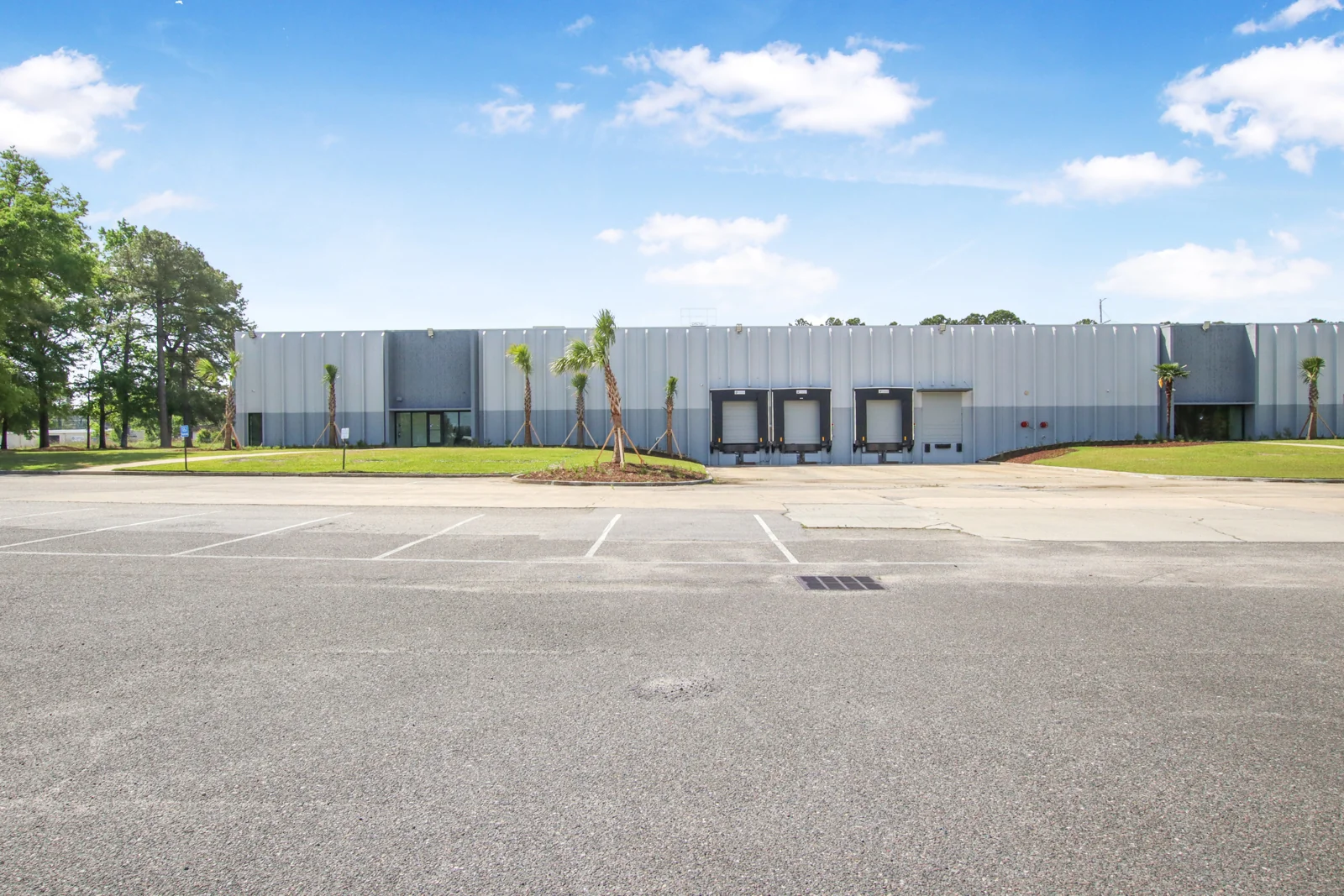 7391 Pepperdam Avenue — Lease in North Charleston, SC, photo 1 of 8