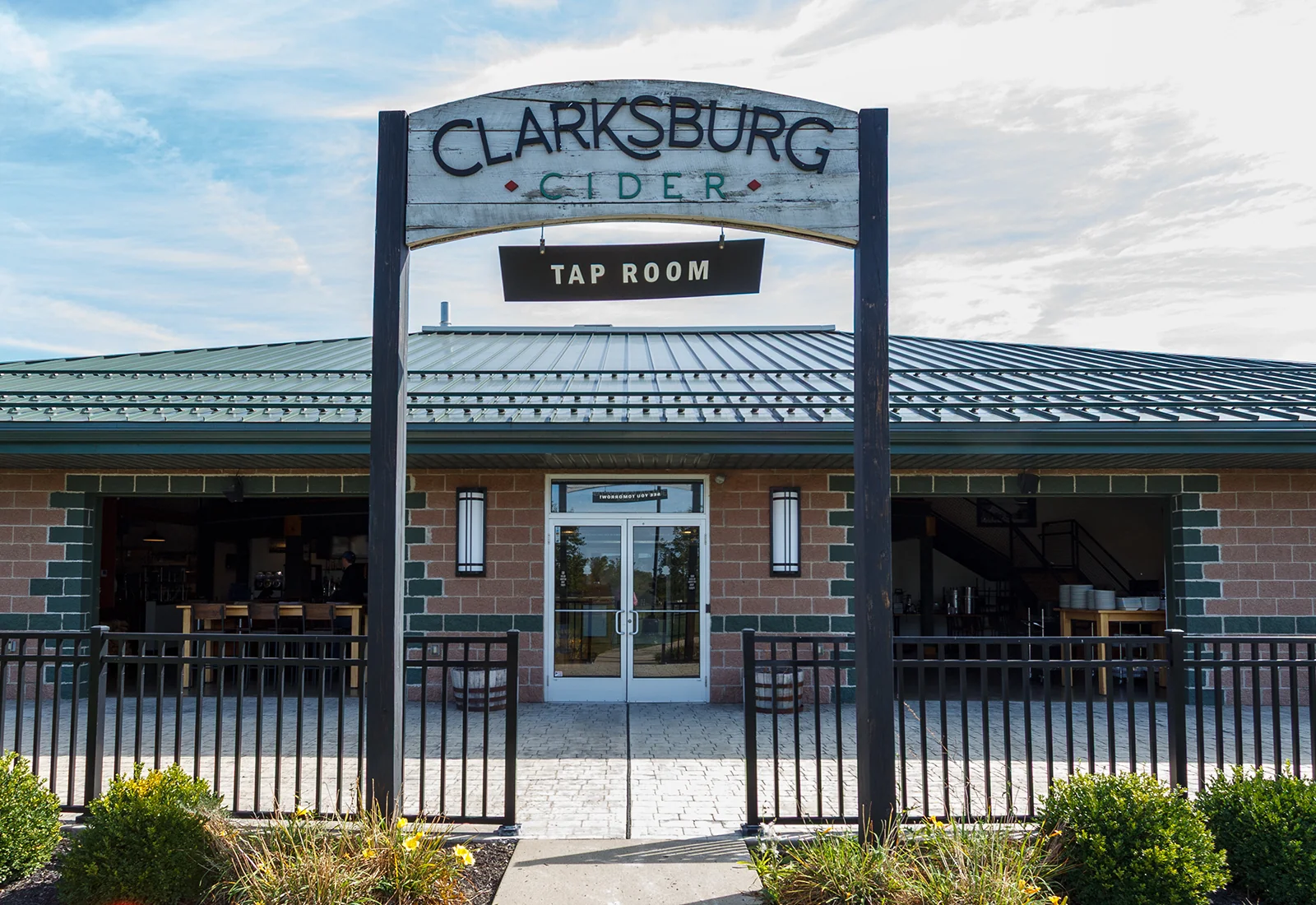 Retail in Lancaster, NY - photo 2 - Lancaster, NY