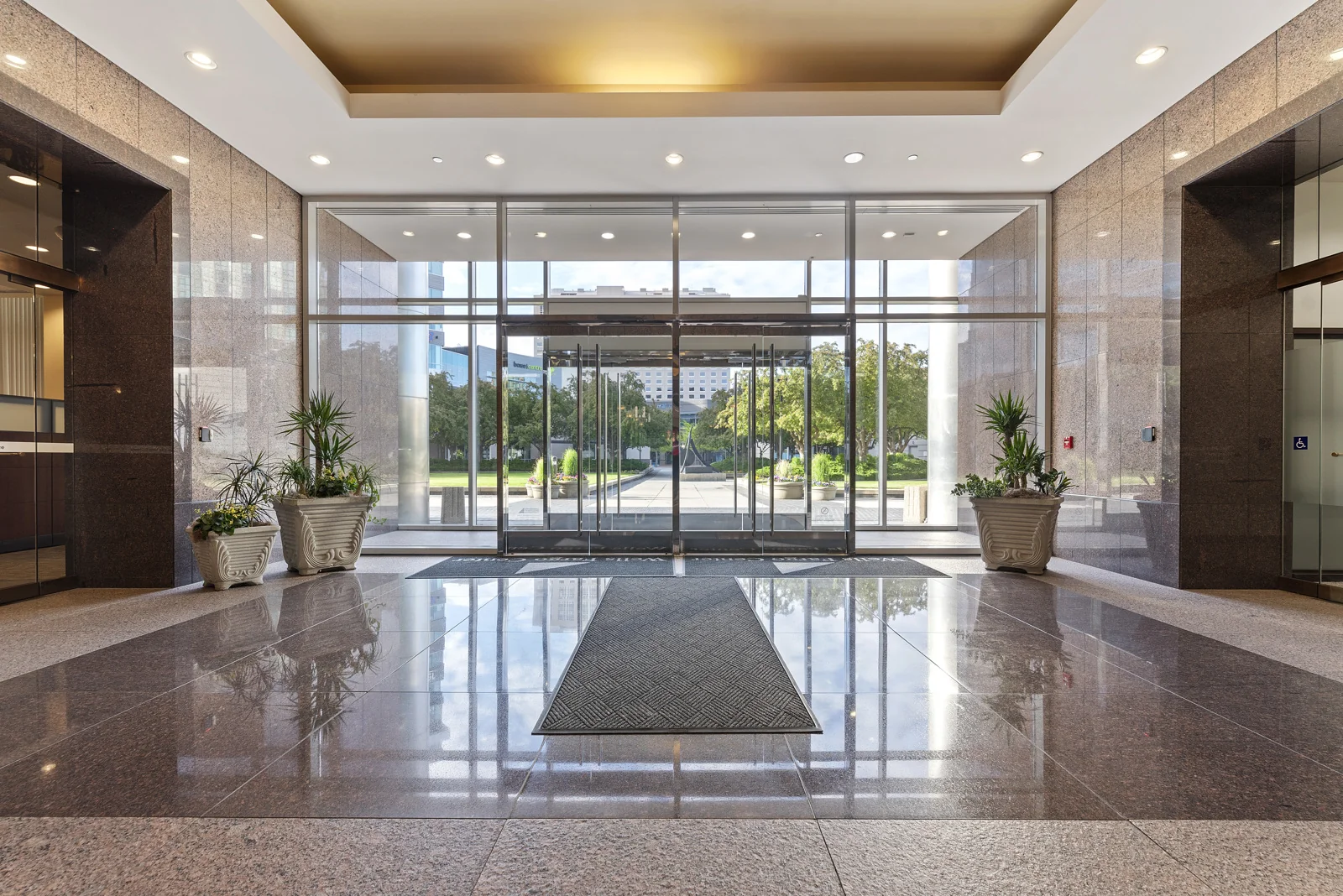 Wells Fargo Center — Lease in Boise, ID, photo 2 of 8