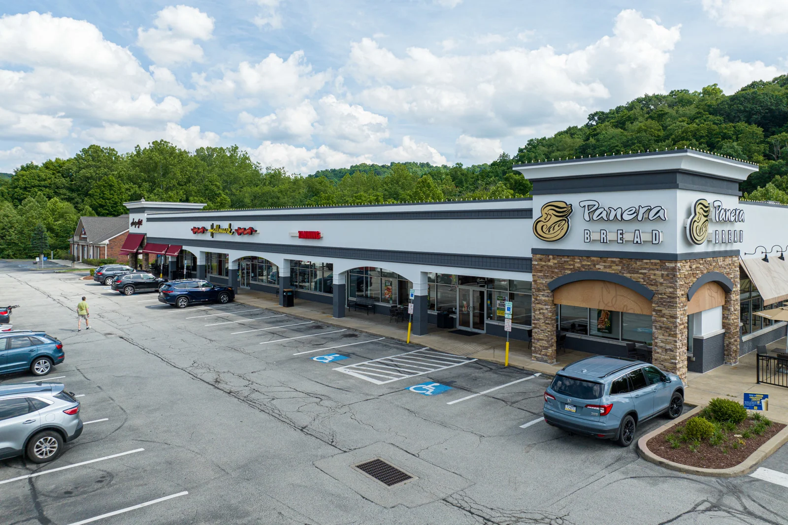 Walnut Hollow — Lease in Monroeville, PA, photo 1 of 3