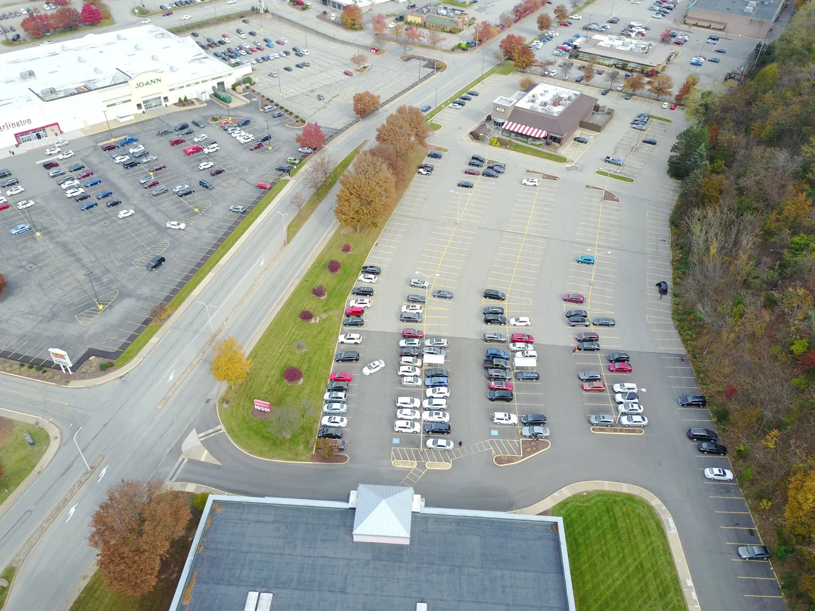 Former TGIFridays — Lease in Monroeville, PA, photo 2 of 2