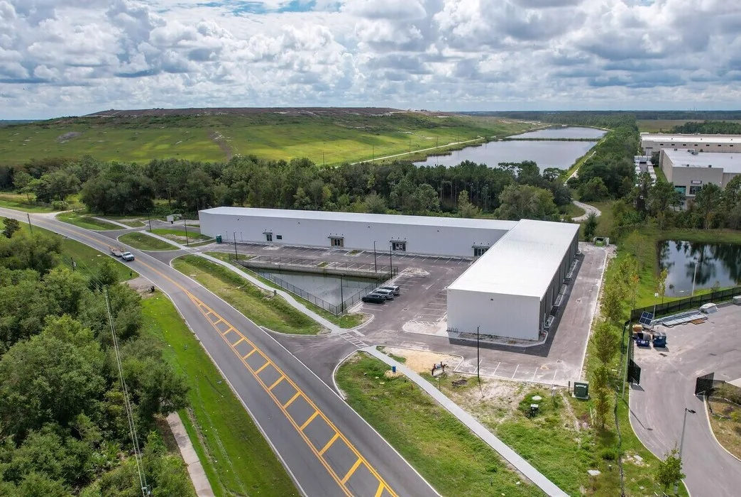3,000 - 10,297 SF