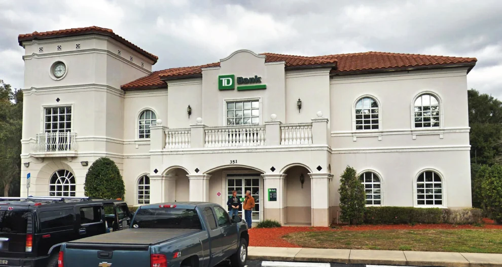 Retail in Deland, FL — Lease in Deland, FL, photo 1 of 1
