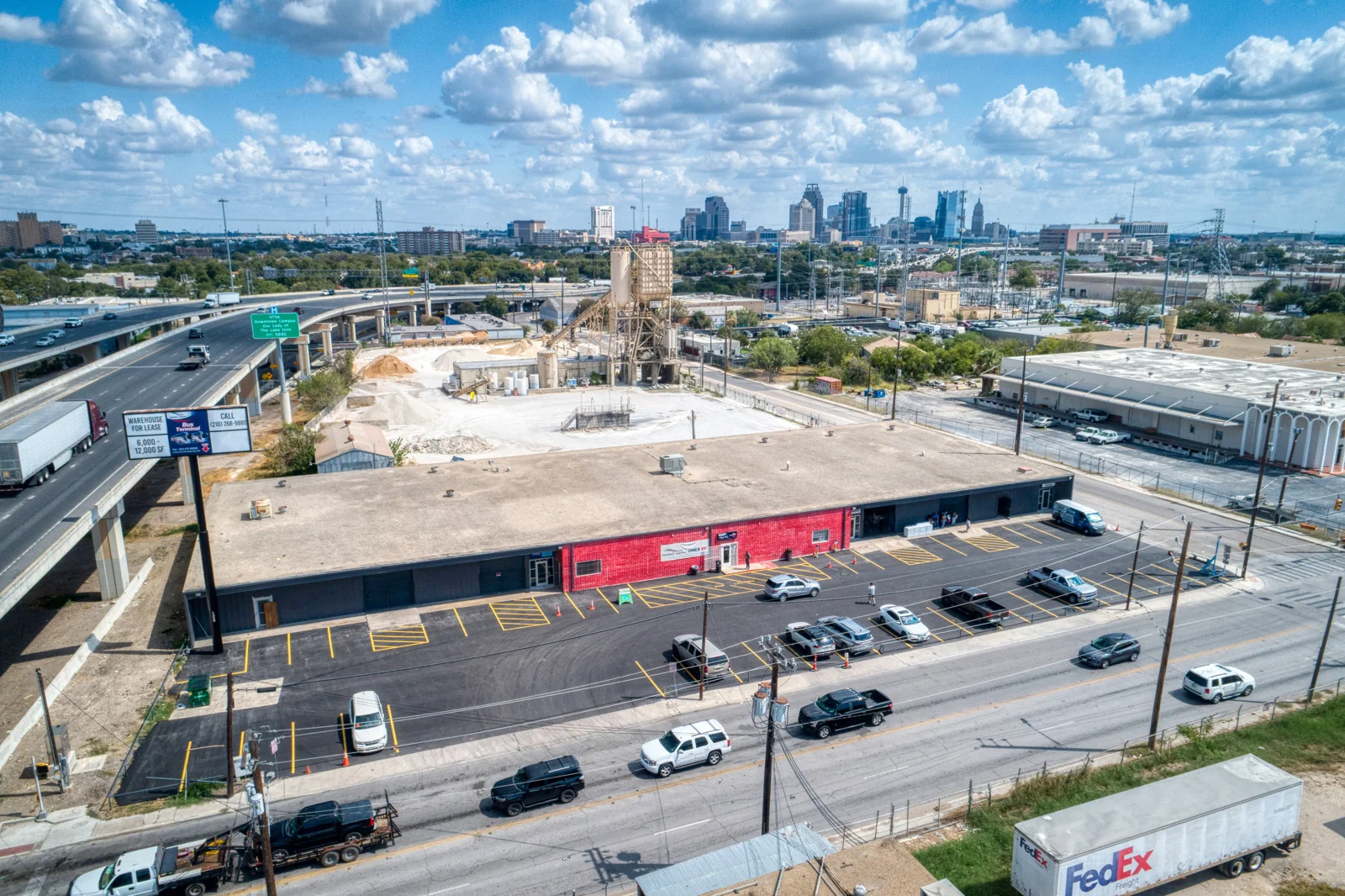 1350 N Colorado — Sale in San Antonio, TX, photo 1 of 8