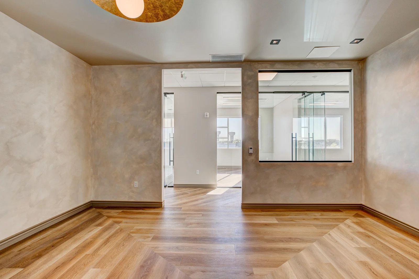 Crossroads Commons — Lease in Loveland, CO, photo 7 of 8