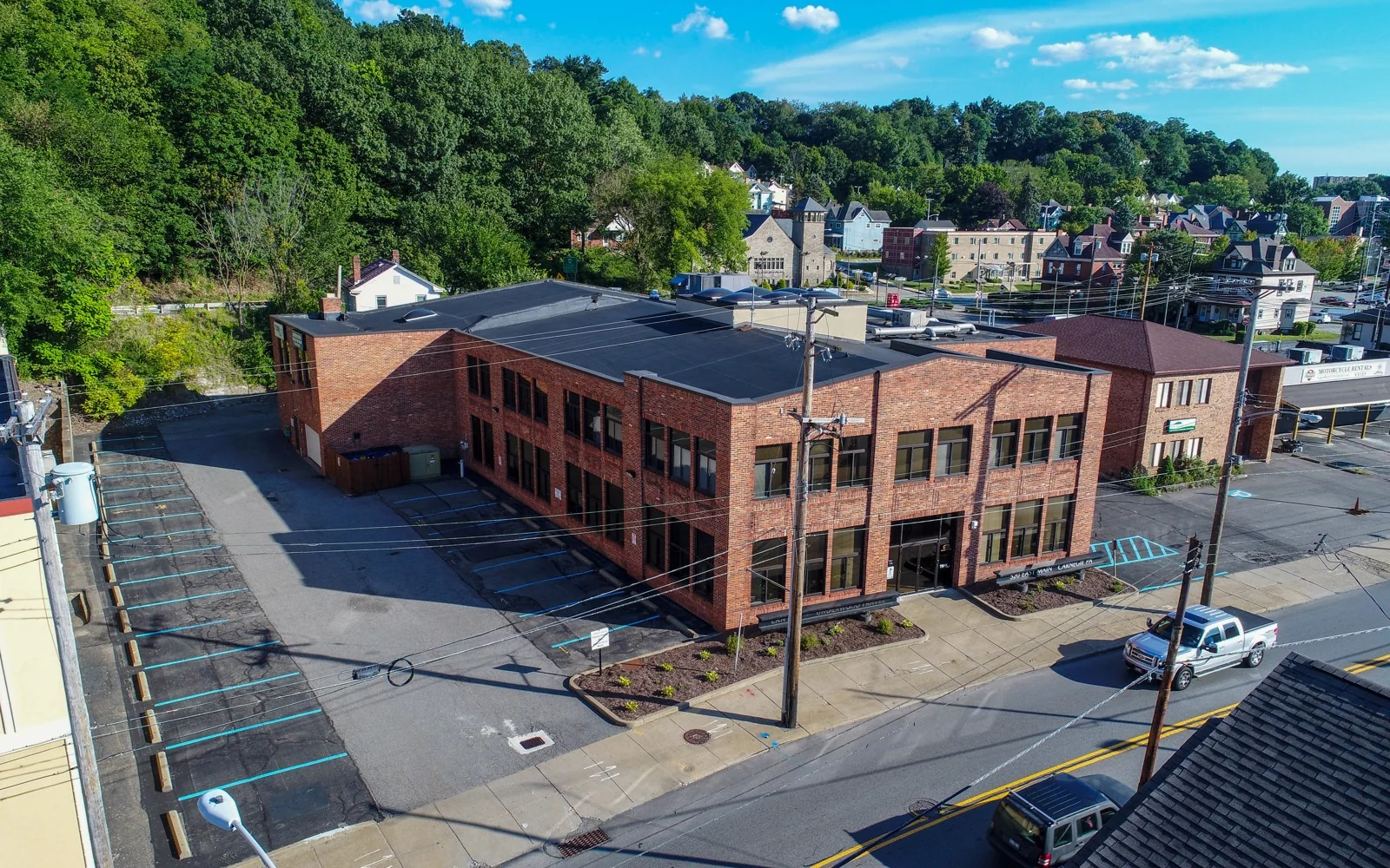 Carnegie Commons — Lease in Carnegie, PA, photo 2 of 5