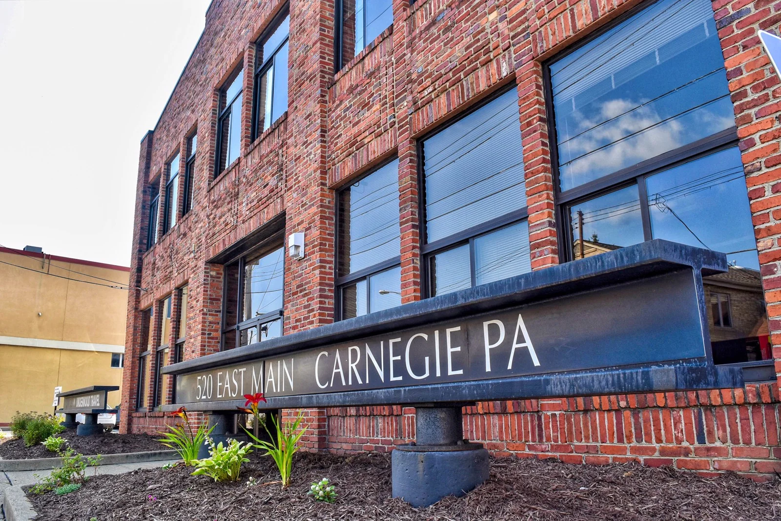 Carnegie Commons — Lease in Carnegie, PA, photo 3 of 5