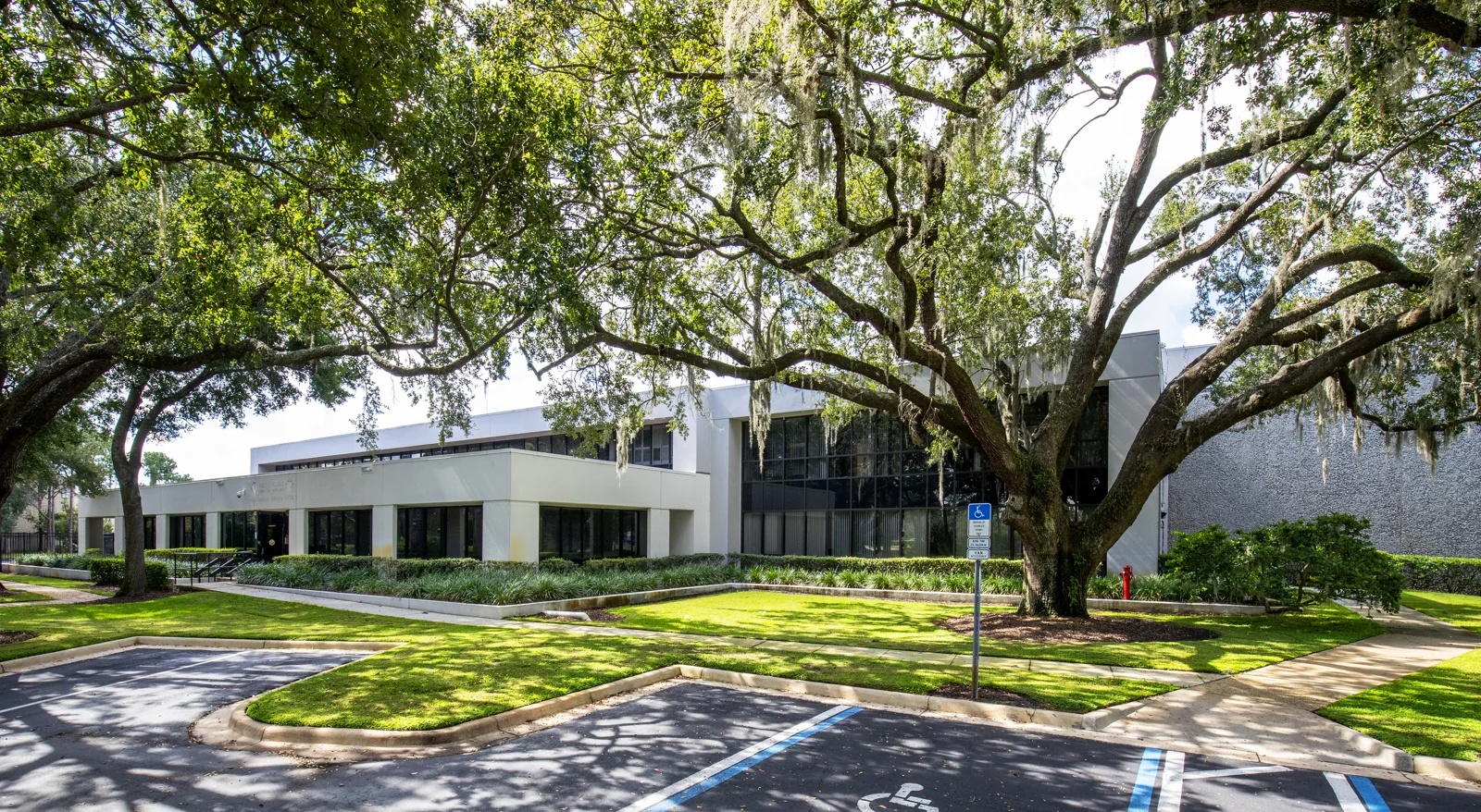 187,245 SF