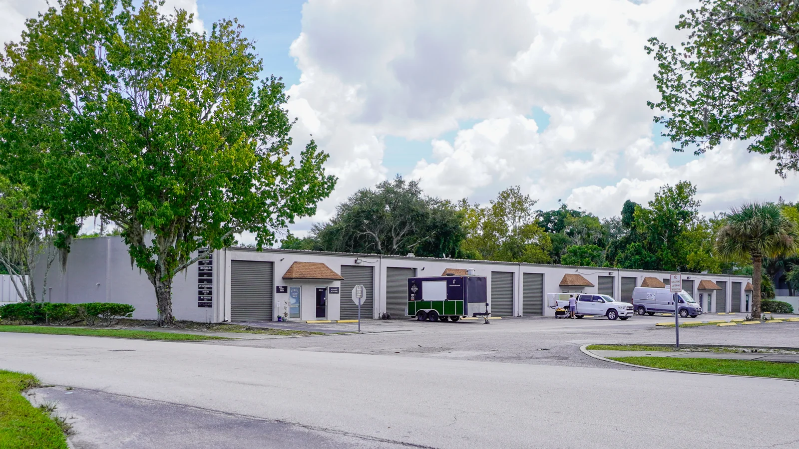 Rader Warehouses — Lease in Altamonte Springs, FL, photo 1 of 8