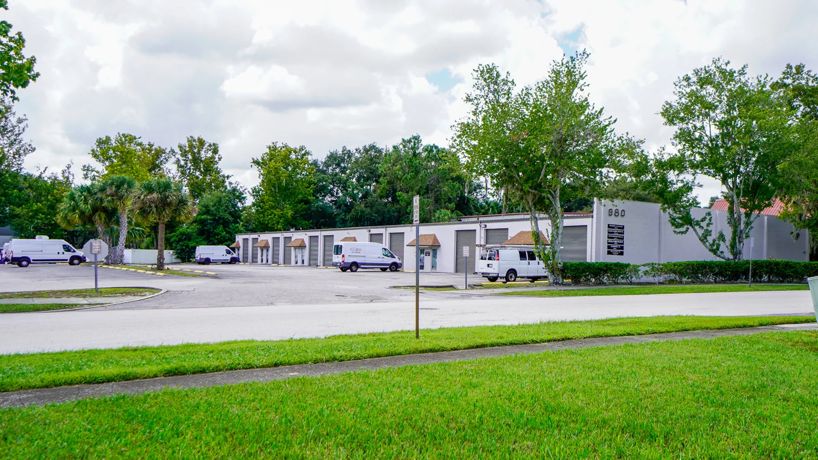 Rader Warehouses — Lease in Altamonte Springs, FL, photo 2 of 8
